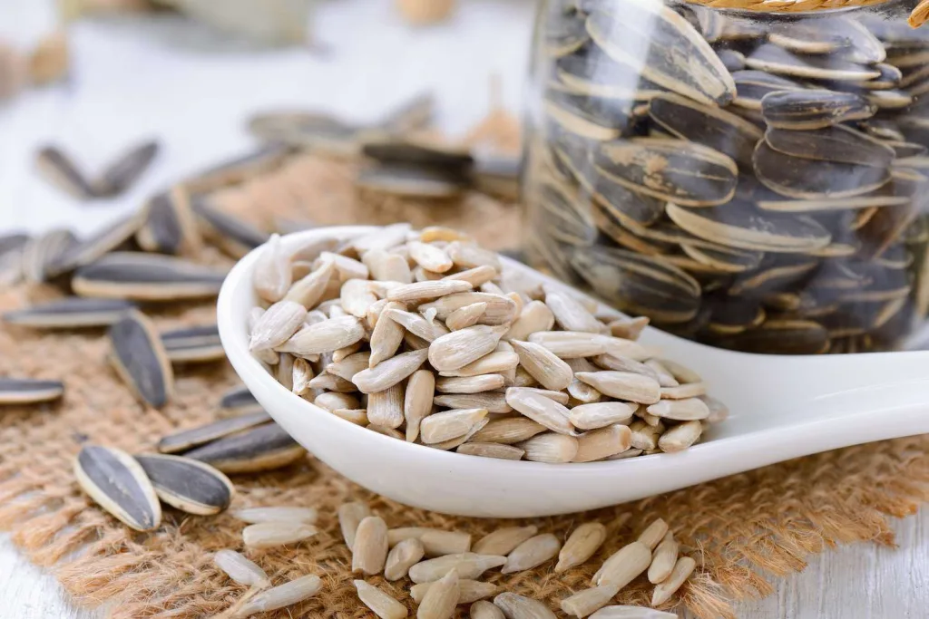 7 Amazing Health Benefits of Sunflower Seeds